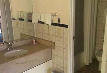 Econo Lodge נורווק מראה חיצוני תמונה